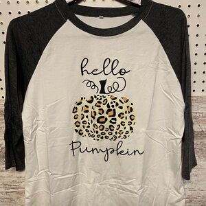 Hello Pumpkin 3/4 sleeve. Sleeve is dark gray size Small